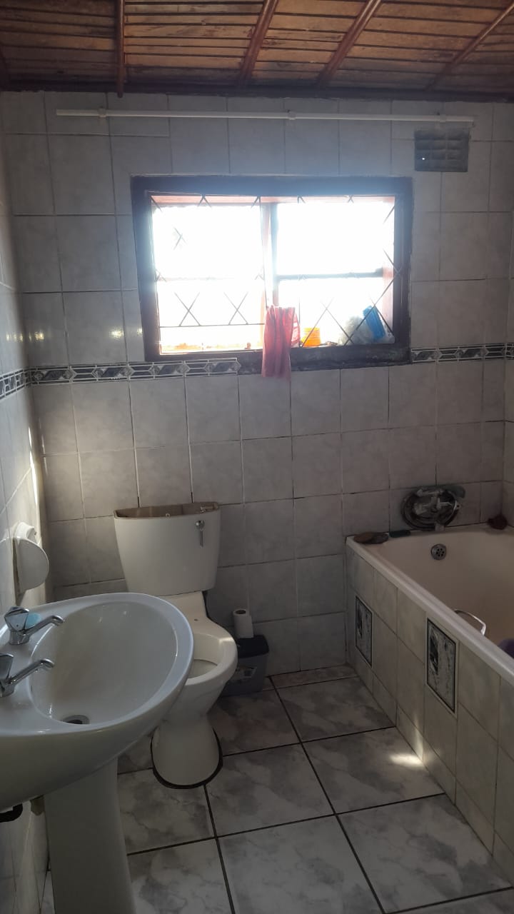 5 Bedroom Property for Sale in Mdantsane Nu 15 Eastern Cape